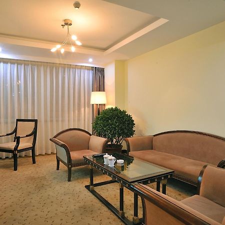Uiles Hotel Хух-Хото Экстерьер фото